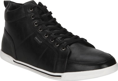 India Desire : Buy Red Tape Men Sneakers For Men(Black, Size-6) at Rs. 400 from Flipkart