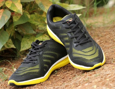 India Desire : Buy Sparx FURYLITE GM Men Running Shoes For Men(Black, Yellow) at Rs. 360 from Flipkart