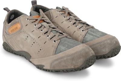 India Desire : Flipkart Steal Deal: Buy Woodland Leather Boots Size 9 at Rs. 1392 [Regular Price Rs 3195]