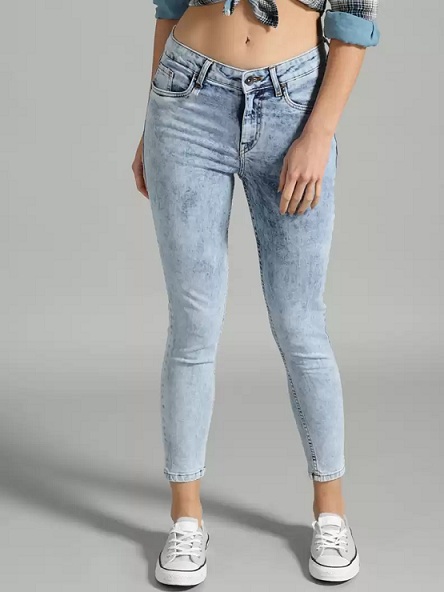 India Desire : Buy IZOD Slim Fit Mid Rise Jeans at Rs 170 From NNNOW