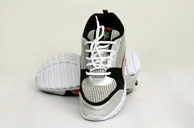 India Desire : Buy Stylish Sports Shoe At Rs. 299 Only From Askmebazaar